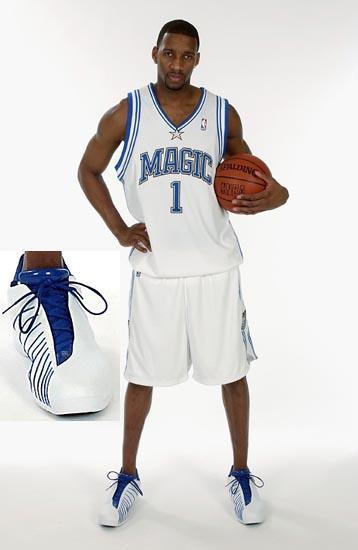 CBA比赛精彩瞬间：深圳队绝杀广东,（CBA巅峰时刻：深圳压哨绝杀广东）