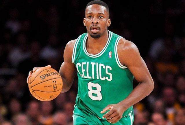 回顾保罗的篮球生涯与预测能力（盘点保罗的职业生涯与预判能力）