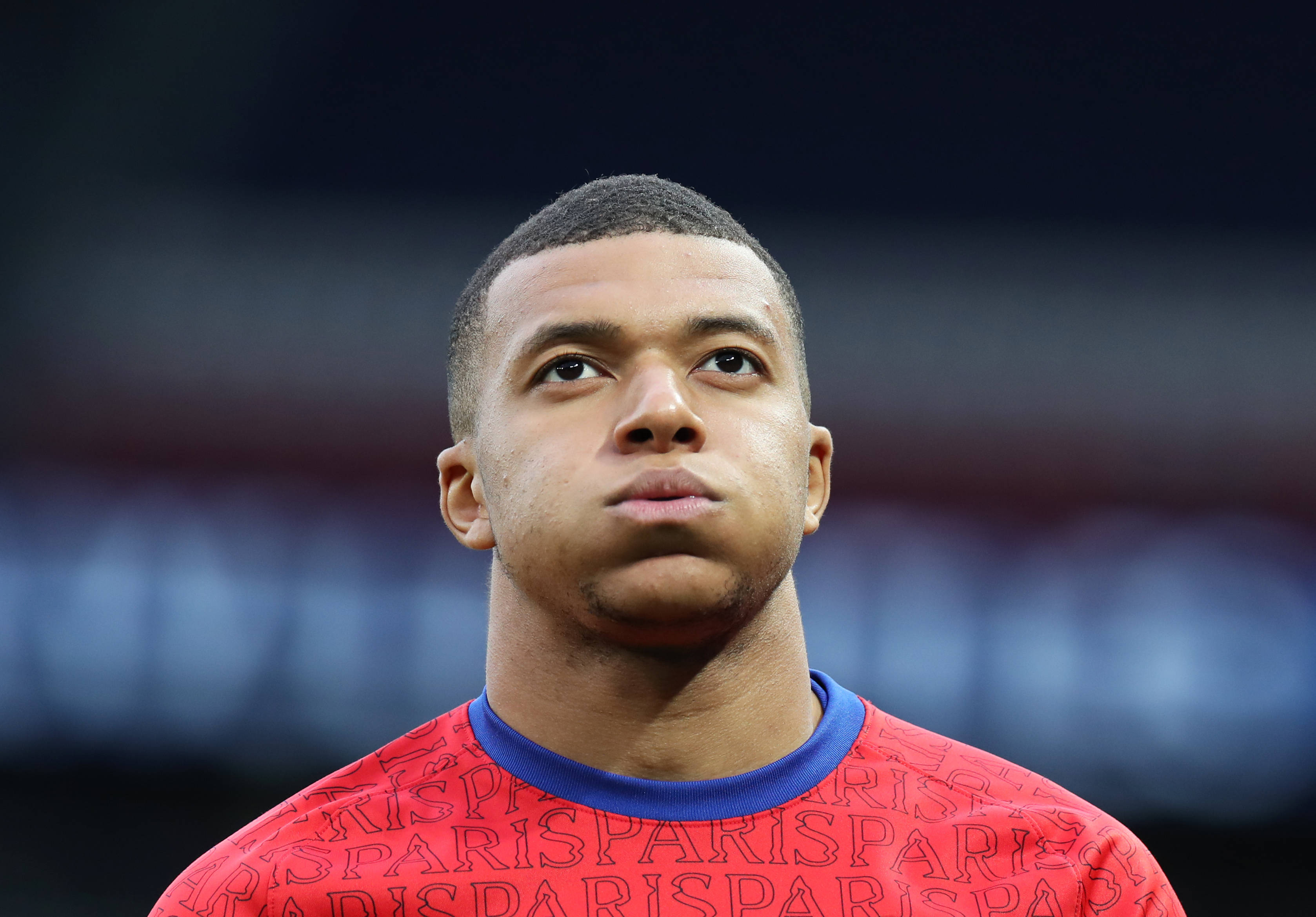 队报盛赞维蒂尼亚：他是巴黎的节拍器和新一代中场的完美代表（队报力赞维蒂尼亚：他是巴黎的节奏中枢，也是新生代中场的标杆）