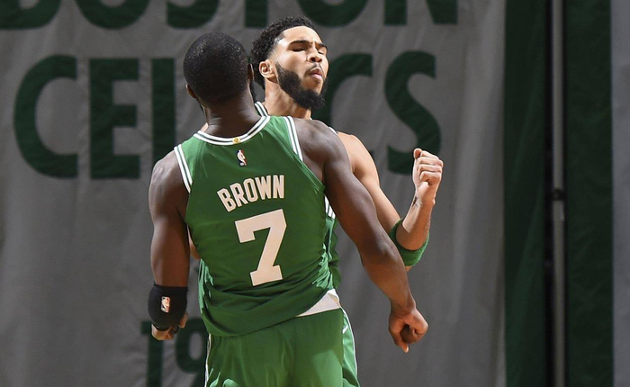 欧冠出线生死战巴黎悬了？神锋有望助曼城抢分（欧冠生死战将至：巴黎出线告急？神锋或助曼城抢分）