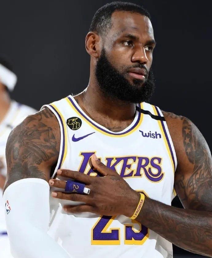 库库雷利亚：为埃斯特旺感到高兴；我尽量不给亚马尔太多空间（库库雷利亚：为埃斯特旺开心；尽量不让亚马尔有空间）