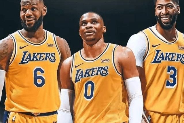 友谊赛半场：贝哈特传射，弗里曼双响，美国4-1乌拉圭（友谊赛半场战报：贝哈特传射建功，弗里曼梅开二度，美国4-1领先乌拉圭）