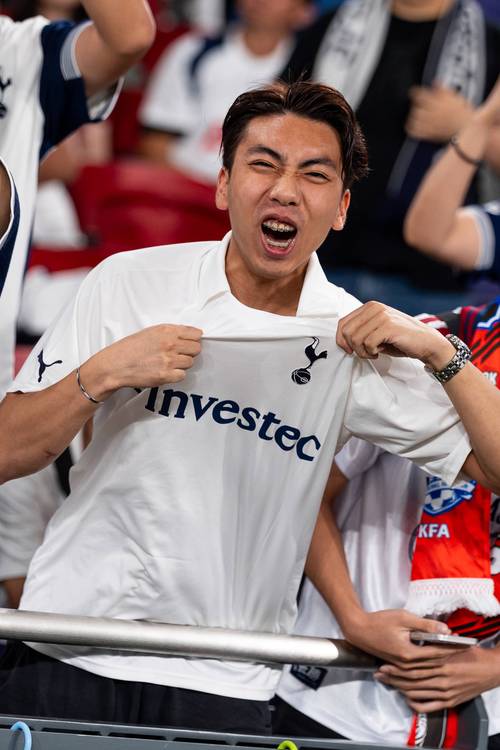 斩获两金！温州健儿彭黎娜闪耀全国举重赛场（双金到手，温州名将彭黎娜在全国举重赛大放异彩）