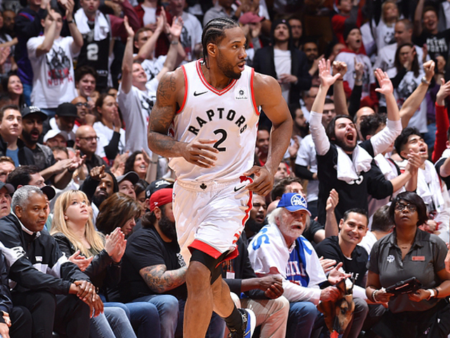 总决赛重演北京丢扳平三分惜败广厦 胡金秋9中8翟晓川被肘击脸部（总决赛既视感再现 北京绝平三分不中惜败广厦 胡金秋9投8中 翟晓川面部遭肘击）